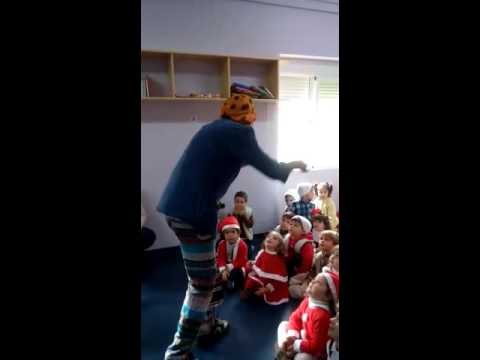 Vídeo: Payaso Teklita diavolo y magia.