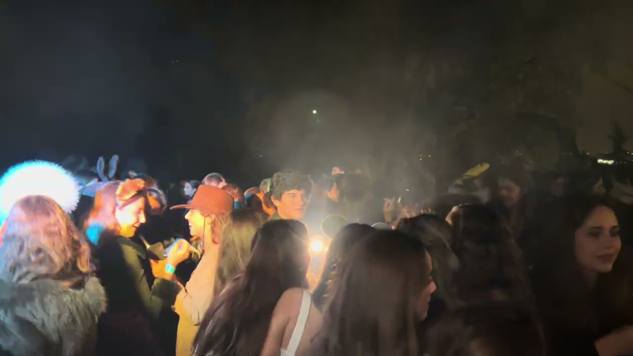 Vídeo: Fiesta Adolescentes