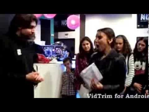 Vídeo: Haciendo magia a la cantante Chenoa