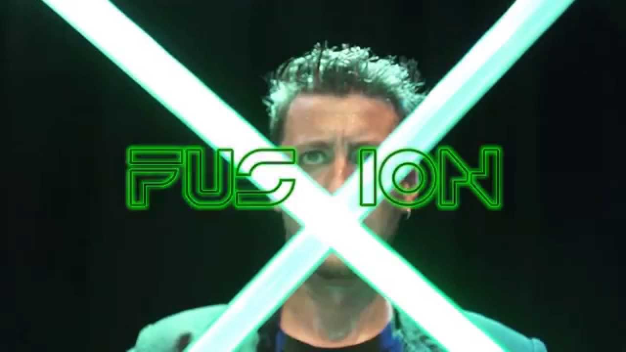 Vídeo: FUSSION - SASHA & CONNIE International illusionist Show