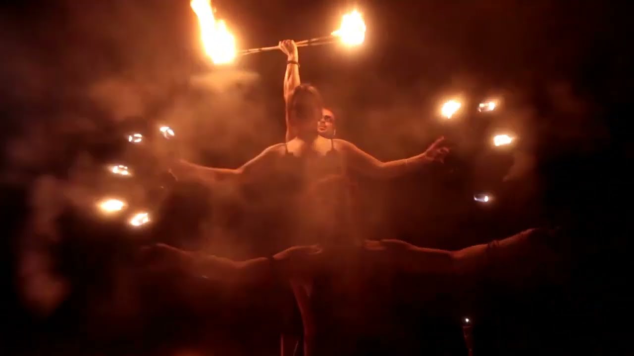 Vídeo: The Fire - Juggling life