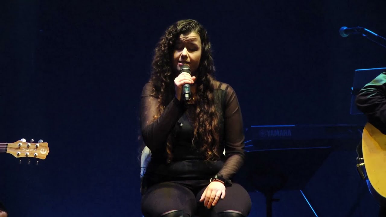 Vídeo: Sara Reus - Valor ( en directo y en acústico)