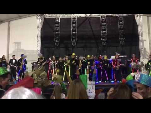 Vídeo: Charanga Pisando Fuerte - Karrasketon feat. Mentirosa
